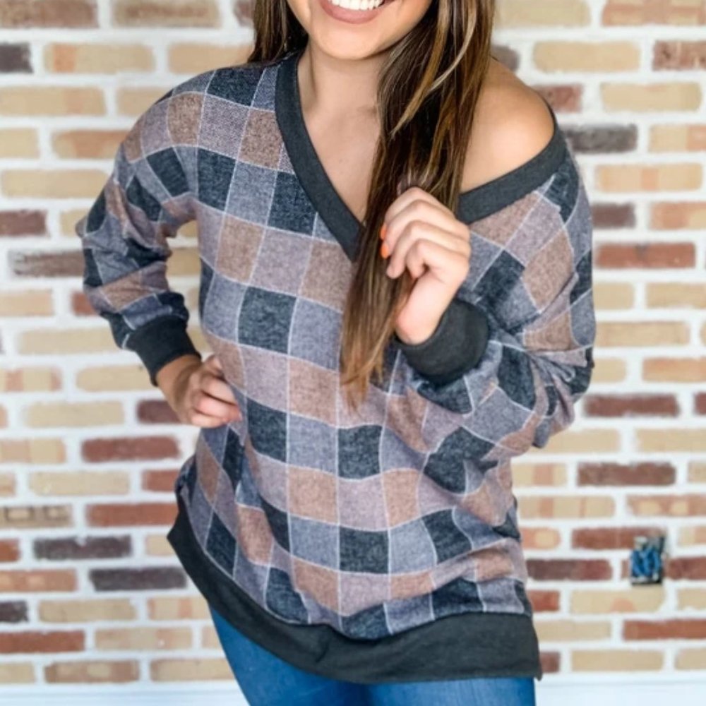 Women's Top HIP TO BE A SQUARE PLAID SWEATER